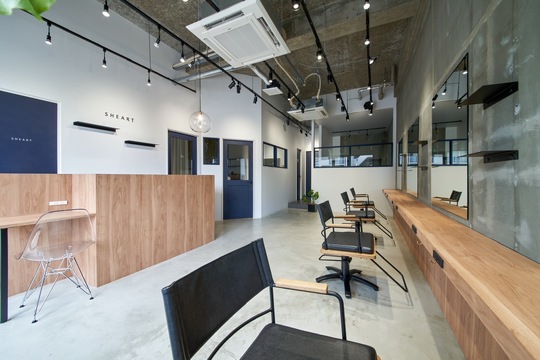 【JR八尾駅】≪日祝定休≫≪社会保険完備≫≪平均18時退社≫女性スタッフが長く安心して美容業界で働ける「SHEART（シアート）」からスタイリスト（美容師）の求人☆☆