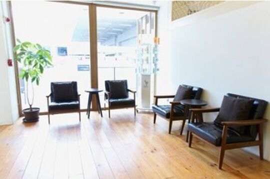 【御幣島】≪完全週休2日≫≪18時には退勤≫≪社会保険完備≫スタッフさんが活き活き働ける環境です！講師活動や撮影など多方面で活躍する方も！中途入社の方も安心して働けるサロン「C5 deux（セサンク）」からアシスタント（美容師）の求人☆★☆