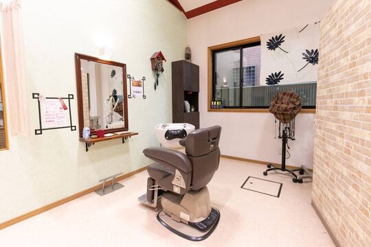 【富雄】≪月給24万円〜≫≪月8,9日休み≫≪社会保険完備≫≪18時までに帰宅可能≫入客チャンスあり！パートの方は週1日からの時短勤務OKなのでライフスタイルに合った働き方ができます！「hair salon nagomi（ヘアーサロンナゴミ）」からスタイリスト（美容師）の求人☆★☆