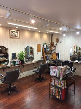 【杉本町】≪土日祝は時給1200円!!≫週3日から、土日どちらか勤務出来る方であればOK♪家庭と両立しながら美容師として活躍できます！！「美容室KAZU（ビヨウシツカズ）」からスタイリスト（美容師）の求人☆☆