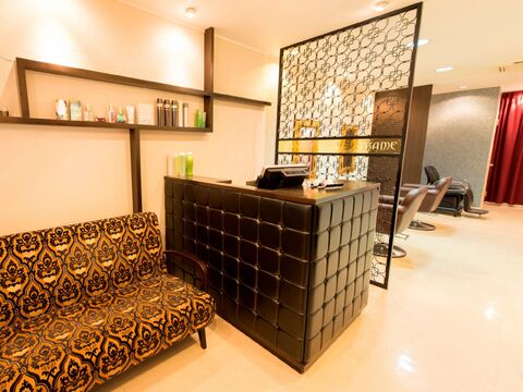 【東三国】≪月給17万円スタート！≫≪プライベート充実≫≪営業中レッスンOK≫退社時間は早いので営業中はしっかり集中して終わってからはしっかり休むスタイルでメリハリのある働き方が可能！自信を持ってスタイリストになれる環境ですよ♪「FRAME hair（フレイムヘアー）」からアシスタント（美容師）の求人☆☆