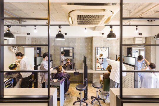 【瑞穂運動場東】◆完全週休2日制・土日希望休可能・社会保険完備◆美容業界当たり前のブラックな部分を本気で排除したいと考えている好待遇メンズサロン！無駄な拘束を無くし、高い歩合率を実現！短い勤務時間で高額月給が可能です！「MEN'S SALON alfRed 瑞穂店（メンズサロンアルフレッドミズホテン）」からスタイリスト（美容師）の求人☆★