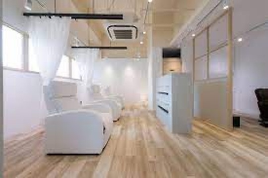 【吹上】土日勤務できる方歓迎です！アイブロウ、まつ毛パーマなど幅広くメニューを取り扱う人気上昇中のアイラッシュサロン「salon villa（サロンヴィラ）」からアイリスト（まつげエクステ・まつげパーマ・アイブロウ）の求人☆☆