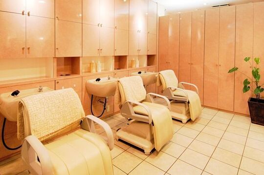 【芦屋】最短2年でスタイリストデビュー可能！近隣の幅広い層のお客様から支持されている、地域密着型のサロン「HAIR STUDIO CREAM（ヘアースタジオクリーム）」からアシスタント（美容師）の求人★☆