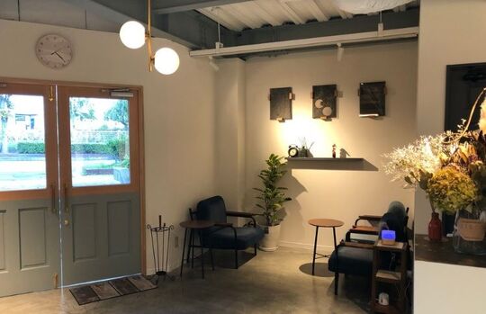 【大和西大寺】≪社会保険完備＆完全週休2日制≫嬉しい月1回の日曜定休！営業内レッスンも可能なので、時間をうまく活用できます！「ZIRCO（ジルコ）」からアシスタント（美容師）の求人☆☆