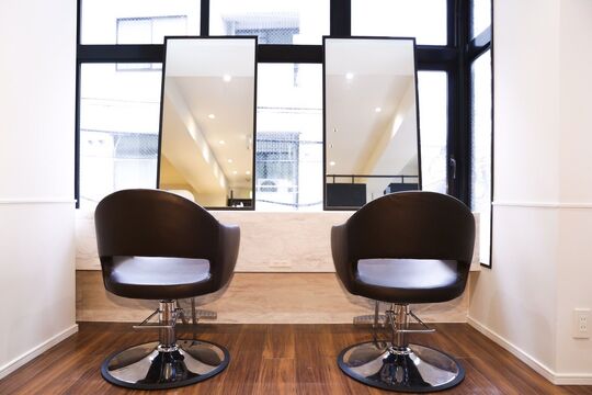 【中目黒駅】≪週休2日≫≪社会保険完備≫最短1年でスタイリストデビュー！実践型レッスンでどんどん成長！全国展開中で勢いのあるヘアサロン「beauty:beast 中目黒店（ビューティービーストナカメグロテン）」からアシスタント（美容師）の求人☆★