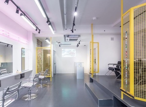 【赤坂】≪社会保険完備・住宅手当あり・頑張り次第で早期デビューが可能≫世代を問わず多くのお客様がご来店！！多くの仲間がいるので色々な技術を学ぶ事が出来る！！定番のスタイルはもちろんトレンドも追求するプロの集団です！！メンズサロン「Stimulus（スティミュラス）」からアシスタント（美容師・理容師）の求人☆★