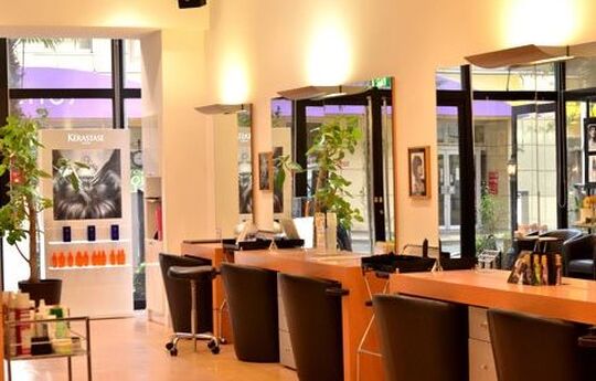 【姪浜】≪社会保険完備≫毎月多くのお客様が来店されるトータルビューティサロン「mod’s hair 福岡姪浜店（モッズヘアーフクオカメイノハマテン）」からスタイリスト（美容師）の求人☆★☆