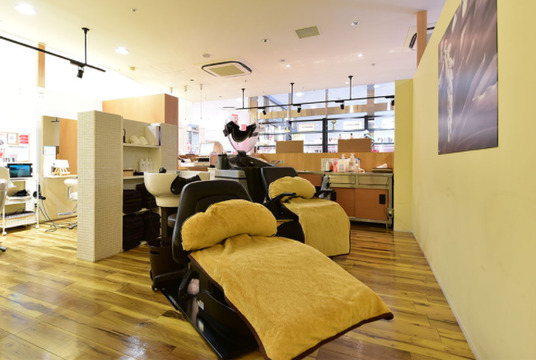 【高城駅】≪完全週休二日制・社会保険完備・カラー専門店・オートシャンプーあり≫プチプライスでもワンランク上の技術・接客をお客様に提供するサロン！長く働きやすい高待遇を用意しています！カラーのみなのでカットが苦手な方も安心！お客様に愛されるカラー専門店「いつカラ イオン高城店（イツカライオンタカジョウテン）」からカラーリスト（美容師）の求人☆☆