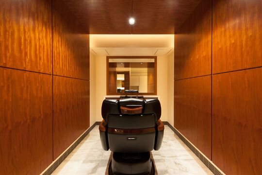 【銀座】≪半年後には月給25万円以上≫≪月9日休み≫≪有給休暇あり≫≪社会保険完備≫「社員第一主義」！働きやすくて、やりがいを感じられる職場です。働き盛りのメンズに支持される理容室、「GINZA MATSUNAGA DE CLASSE（ギンザ マツナガドゥクラス）」から理容師（理容室）の求人★☆