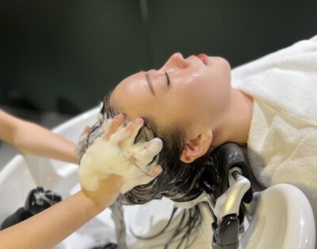 【新丸子】≪完全週休2日制・客単価10000円以上・社会保険完備≫完全個室でのヘッドスパがウリ！都心部に負けないハイレベルな技術で人気のサロン「Kimito Hair design&spa（キミトヘアデザインアンドスパ）」からスタイリスト（美容師）の求人☆★