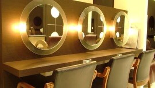 【南柏】◇◆日曜休みあり・月8日休み・産休育休制度あり・社会保険完備◆◇月給25.5万円スタートと好待遇！！サロンワーク以外の活動も多いので、美容師としての職業を全力で楽しめます♪“Hair & Make TRUTH 南柏店（ヘアーアンドメイクトゥルースミナミカシワテン）からスタイリスト（美容師）の求人★☆