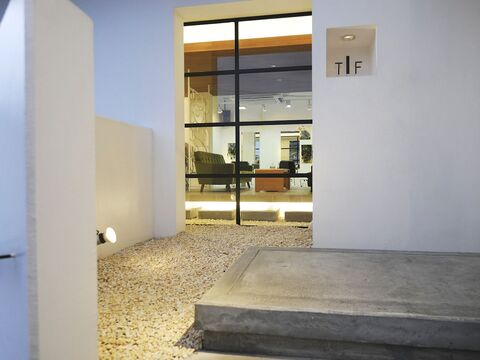 【大和西大寺】≪完全週休2日制≫≪2年以内にデビューも可≫平均水準以上の好待遇！充実した福利厚生面も魅力。一人一人に合わせたカリキュラムで着実に成長できるサロン「TIF（ティフ）」からアシスタント（美容師）の求人☆★