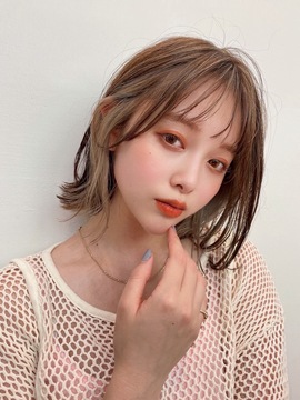 【西梅田】≪月8,9日休み・有給休暇あり≫≪社会保険完備≫女性スタッフが活躍する人気ヘアサロン！！！社会保障があり安定して正社員で働いていける雇用体制を整えています！！！「friity 大阪西梅田店（フリティオオサカニシウメダテン）」からスタイリスト（美容師）の求人☆★