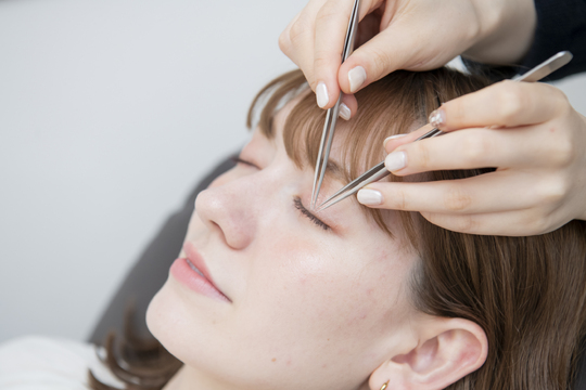 【南浦和】未経験歓迎！≪社会保険完備≫≪服装ネイル髪色自由≫≪有給休暇あり≫≪独立・開業支援あり≫≪産休育休実績あり≫8割以上のスタッフが未経験での入社！安心の研修制度が魅力！「glee 南浦和店（グリーミナミウラワテン）」からアイリスト（まつげエクステ・まつげパーマ・アイブロウ）の求人☆☆