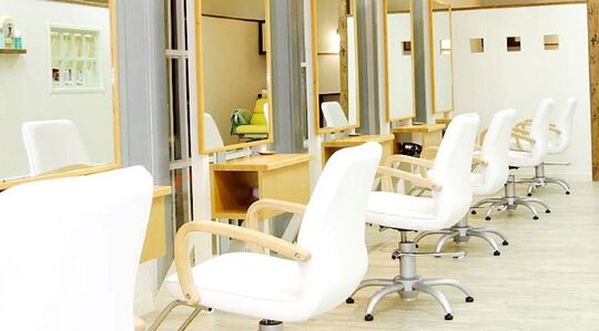 【稲荷口】やる気のある方なら、経験は浅くてもOK！地域の幅広い年齢層のお客様に支持されています！長く働きやすい環境のHair Craft（ヘアークラフト）からアシスタント（美容師）の求人☆★