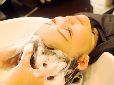 【本城】≪平均月収26万円≫≪月平均新規客100名ご来店！≫土日祝日の連休も自由に取得OKなのでプライベートも充実！オシャレに敏感な女性のお客様が多数ご来店されているヘアサロン「Hair&Relaxation SASE（ヘアーアンドリラクゼーションシャッセ）」からスタイリスト（美容師）の求人☆★