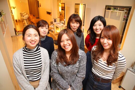 【西新】≪社会保険完備≫≪完全週休2日制≫≪月給25万円スタート≫充実した福利厚生アリ！！長くお仕事出来る環境のヘアサロン「Presto 西新店（プレストニシジンテン）」からスタイリスト（美容師）の求人☆☆