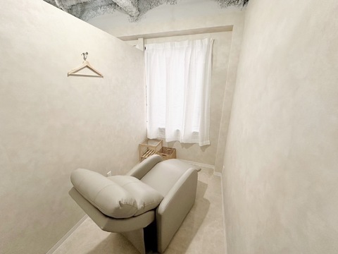 【三ノ宮】≪指名売上50％還元／フリー売上40％還元／フリー再来50%還元≫≪正社員も大歓迎≫≪未経験OK≫お客様にしっかり施術出来るサロン！一人一人のライフスタイルに合わせた勤務が可能！入客チャンスバッチリ！「kamie（カミエ）」からアイリスト（まつげエクステ・まつげパーマ・アイブロウ）の求人☆☆