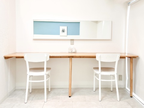 【梅田】≪完全週休2日≫≪実働8時間≫≪18:30退勤可能！≫≪月給22万円から！≫目指すは美容系OL！メリハリ付けてプライベートも充実したいなら「viviAiles 梅田店（ビビエールウメダテン）」からアイリスト（まつげエクステ・まつげパーマ・アイブロウ）の求人☆☆