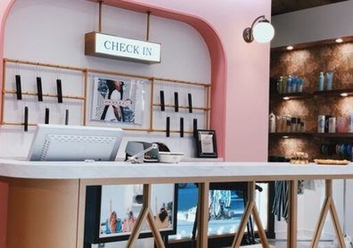 【名古屋駅】≪平均客単価1万円超≫≪最低保障あり≫≪入客チャンスあり≫ガッツリ稼ぎたい方にも、自分のペースで稼ぎたい方にもオススメ！月収50万円オーバーも狙える！「AMAN D’OR（アマンドール）」からスタイリスト（美容師）の求人☆★