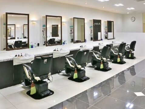 【出屋敷】≪19時終わり≫≪月収40万円以上可能≫入客もできてしっかり稼げる!終わる時間も早いのでメリハリもつけれます！地域密着の理容室、「PAPAS 尼崎店（パパスアマガサキテン）」から理容師（理容室）の求人☆★☆