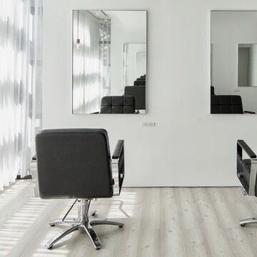 【西太子堂】≪完全週休2日制≫≪営業時間内レッスンOK≫≪社会保険完備≫≪交通費全額支給≫≪最短2年以内にデビュー可能≫頭皮整体を行う人気オシャレサロン！プライベートも充実させながらスタイリストデビューを目指せますよ！（「SAATCHI（サーチ）」からアシスタント（美容師）の求人☆★☆