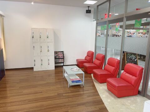 【河内長野駅】≪入客チャンス有り≪19時までに退勤可能≫≪スタイリストオンリー≫≪客単価5000円以内≫商業施設内にある美容室で子どもから年配の方まで幅広い年代のお客様が来店するサロンです！「B.able（ビ・エイブル）」からスタイリスト(美容師）の求人☆★