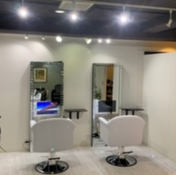 【西宮北口】≪月曜火曜定休の完全週休2日制≫≪予約に応じて18時までに退勤可能≫プライベートも充実し、メリハリをつけて働くことが可能です♪お客様との距離も近い完全顧客制プライベートサロン！HAIR SALON POCKET（ヘアー サロンポケット）からスタイリスト（美容師）の求人☆☆