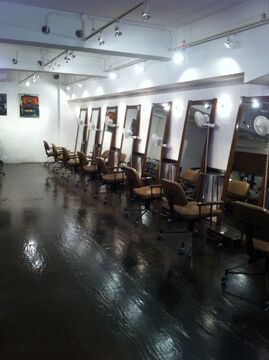 【逆瀬川】≪社会保険完備≫≪平均退社時間19:00≫遅くまで残る事はほとんどありません!!しっかり学べてプライベートも充実出来るアットホームなサロン!!“Pidgin（ピジン）”からアシスタント（美容師）の求人☆★