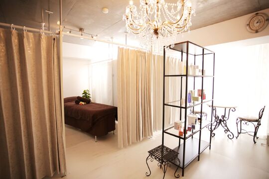 【心斎橋】≪第1・3日曜定休≫社会保険完備・早番18:00迄・お休みもしっかりとれてプライベートも充実させながら活躍できる環境！”Granverger（グランヴェルジェ）”からエステ（エステティシャン）の求人★☆★