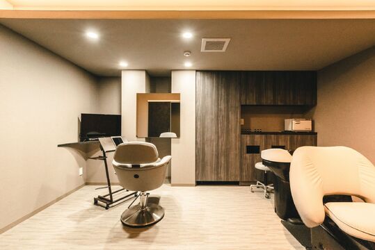 【新静岡】≪完全週休2日制≫≪土日の休み取得可能≫≪社会保険完備≫完全個室のリラクゼーションサロン。福利厚生だけでなく、働く環境も整えているので働きやすいです。「kammamia（カンマミア）」よりスタイリスト（美容師）の求人☆★