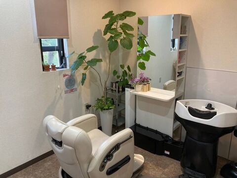 【福土】≪完全週休二日制・第三日曜日お休みあり・社会保険完備・駐車場完備≫幅広い世代のお客様がご来店！地域密着型で老若男女に愛されているトータルビューティサロン「salon.de HEAVEN（サロンドヘヴン）」からスタイリスト（美容師）の求人★☆