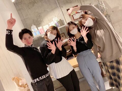 【JR箱崎駅】≪平均退勤時間18:00頃・社保完備・有休あり≫完全予約制でお客様と向き合える環境です。退勤時間も早くお身体の負担も少なめ！！高単価で高い収入も狙えます！！圧倒的なリピート率を誇る人気の艶髪専門店「L’oiseau bleu（ロアゾブルー）」からスタイリスト（美容師）の求人☆★☆