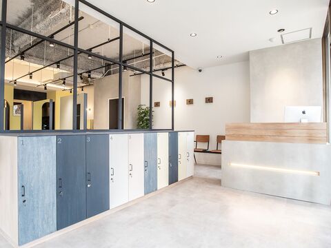 【秋田駅】 フリー40〜50％／指名47〜65％還元  保障給あり ≪20時までの勤務OK≫入客チャンス抜群で月収50万円以上の高収入も可能です！リーズナブルで毎月通ってもらえるトレンド発信サロン「EIGHT 秋田中通店（エイトアキタナカドオリテン）」からスタイリスト（美容師）の求人★☆