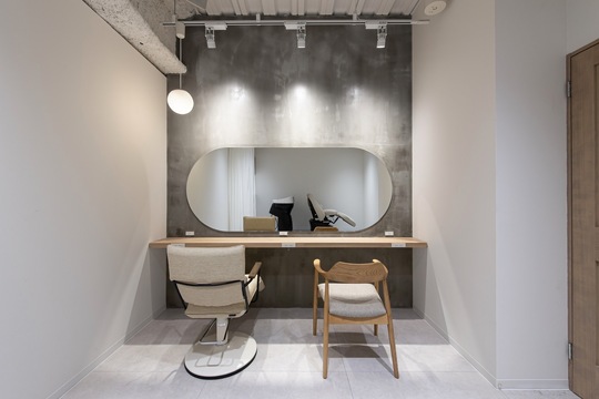 【表参道】≪社会保険完備≫≪月8～9日休み≫≪単価13000円以上≫髪質改善と上質なカットが人気のおしゃれサロン！従来の美容師の働き方とは違い、休みやすいホワイト美容室です！さらにwebマーケティング講座も受講可能なので興味があるかたは必見！「hair＆beauty ien（ヘアアンドビューティーエン）」からアシスタント（美容師）の求人☆★