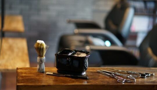 【六本松】◆第3日曜日お休み◆カッコ良いオトコを作りませんか トレンドを意識しつつ基本を押さえ幅広い世代のお客様に支持されているイケてるメンズサロン「LEO the Barber（レオザバーバー）」からアシスタント（理容師）の求人★☆★