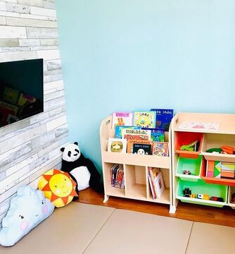 【八幡駅】★★★毎週日曜日がお休み★★★≪社会保険完備・月休8日・有給休暇あり・駅チカ≫19時ごろにほぼ退勤するのでプライベートも充実可能！お仕事、プライベートを充実できる環境でお仕事してみませんか！ オシャレでかわいい20〜30代に人気のヘアサロン「Elmo.（エルモ）」からアシスタント（美容師）の求人★☆