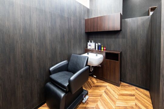 【イオンメイトピア】≪豊富な待遇面≫≪働きやすいサロン≫≪残業一切なし≫≪完全週休二日制≫充実した教育体制でブランクあるママさん美容師も働きやすい環境！プライベートと両立したい方にオススメ！「COLOR PLUS イオンメイトピア店（カラープラスイオンメイトピアテン）」からカラーリスト（美容師）の求人☆☆