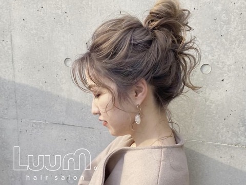 【天王寺】≪社会保険完備≫≪実働8時間≫≪完全週休2日制・土日休み月2回までOK≫≪20時までに退勤可能≫≪客単価1万円以上≫女性スタッフのみのサロン！技術向上や感性を磨くために毎月2回レッスン会あり！「Luum.（ルーム）」からスタイリスト（美容師）の求人☆☆