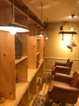 【明大前】≪社保完備・月給25万円～・月休8日・​産休育休制度あり・ブランクありでもOK・ゆとりをもった予約制・スタイリストオンリー≫リモート自由参加の講習！待遇だけでなく一緒に働く仲間同士、仲が良いのも魅力のひとつ！福岡エリアで店舗展開中の高条件、福利厚生充実のヘアサロン「rak hair 明大前（ラクヘアーメイダイマエ）」からスタイリスト（美容師）の求人☆★☆