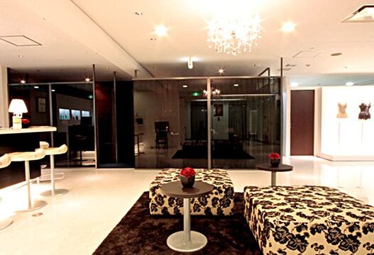 【難波】≪月8〜10日休み≫≪日曜日休みあり≫14時から営業スタートなので余裕を持って出勤出来ます！研修体制も充実の化粧品メーカー直営エステティックサロン！休みも多くてプライベートも充実！「THE FAITH 難波店（ザフェースナンバテン）」からエステティシャンの求人☆☆