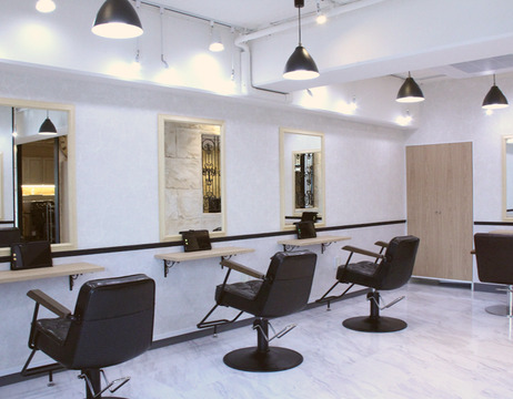 【京急川崎】≪フレックスタイム制・完全マンツーマン・社会保険完備≫自由度高めで、プライベートとの両立ができる！サロン独自の丁寧なカウンセリングがウリの「Atria（アトリア）」からスタイリスト（美容師）の求人☆★