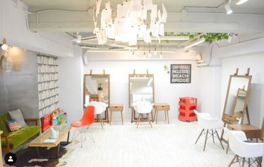 【大名】≪住宅手当あり・月給24万円スタート・完全マンツーマン≫小規模×少人数でお客様をオシャレに可愛く仕上げちゃいます！！高単価も狙えるおしゃれヘアサロン「Bless（ブレス）」からスタイリスト（美容師）の求人☆☆