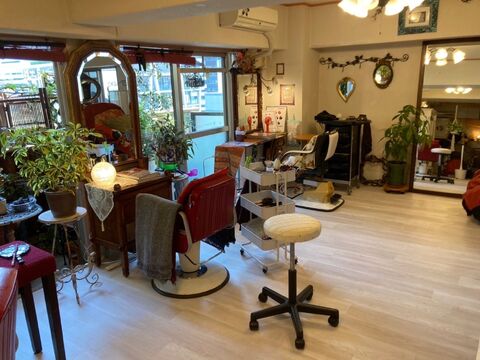 【梅田】≪リニューアルオープンにつきスタッフ急募！≫≪完全予約制なので営業中レッスン可≫≪平日のみの勤務でもOK≫≪ブランクある方もOK≫仕事とプライベートでメリハリをつけられる環境！オーガニックヘナ・マッサージ・ヘッドスパも人気の癒しのサロン「プライベートサロン perdonna（プライベートサロンペルドンナ）」からアシスタント（美容師）の求人☆★☆