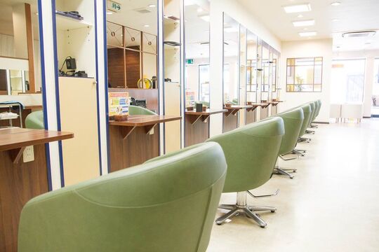 【北加賀屋】≪メンズサロン≫≪完全週休2日制≫≪社会保険完備≫≪土日休み相談可能≫一人一人のライフスタイルに合わせた勤務が可能♪マンツーマンでお客様にしっかり施術出来ますよ！スタッフ同士も仲が良く、アットホームなサロン「M"mana" 住之江（マナスミノエ）」からスタイリスト（美容師）の求人★☆