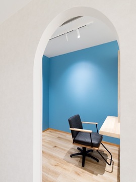 【堺東】≪月給22万円スタート！≫≪完全週休2日制≫≪住宅手当あり≫≪社会保険完備≫新店舗出店の為、スタッフ募集中！プライベートも充実しながら美容師として成長していきたい方にオススメ！完全個室あり！お客様との距離が近い少人数制のアットホームサロン「hair salon greed NEO（ヘアサロングリードネオ）」からアシスタント（美容師）の求人☆★☆