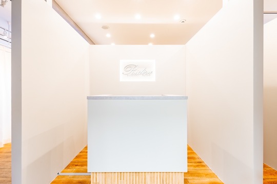 【恵比寿】◆完全週休2日制・髪色ネイル自由・研修は全て営業時間内・土日休みあり・社会保険即日加入◆最新技術でトレンド発信！未経験でも安心の研修制度が魅力です！研修期間中から好待遇！「Ridive 恵比寿（リディーブエビス）」からアイリスト（まつげパーマ・アイブロウ）の求人☆☆