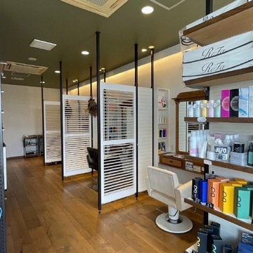 【印旛日本医大】≪営業時間18時まで・産休育休実績あり・社会保険完備・土日祝休みOK・推し活OK・週1日～、16時までの勤務OK≫福利厚生も整っていて、ママさん美容師も働きやすい環境です！ブランクのある方も安心して働くことができるサロン「marichi Rita（マリーチリタ）」からスタイリスト（美容師）の求人☆★