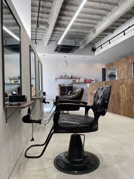 【北条町】≪完全週休2日制・20時までに退勤可能・土日休みOK≫幅広い世代
の方から人気のサロン！ハイトーンカラーも多く、まつエク、着付けなども学んでもらえます。「PEONY HAIR&EYELASH（ピオニーヘアアンドアイラッシュ）」からスタイリスト（美容師）の求人☆★